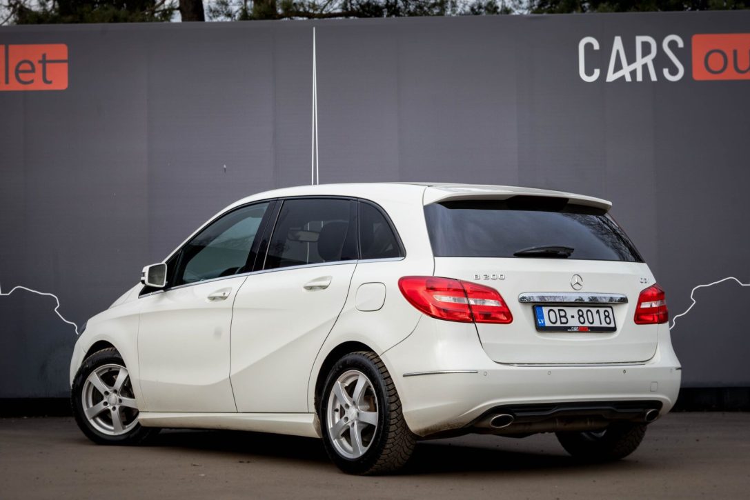 MERCEDES BENZ B 200