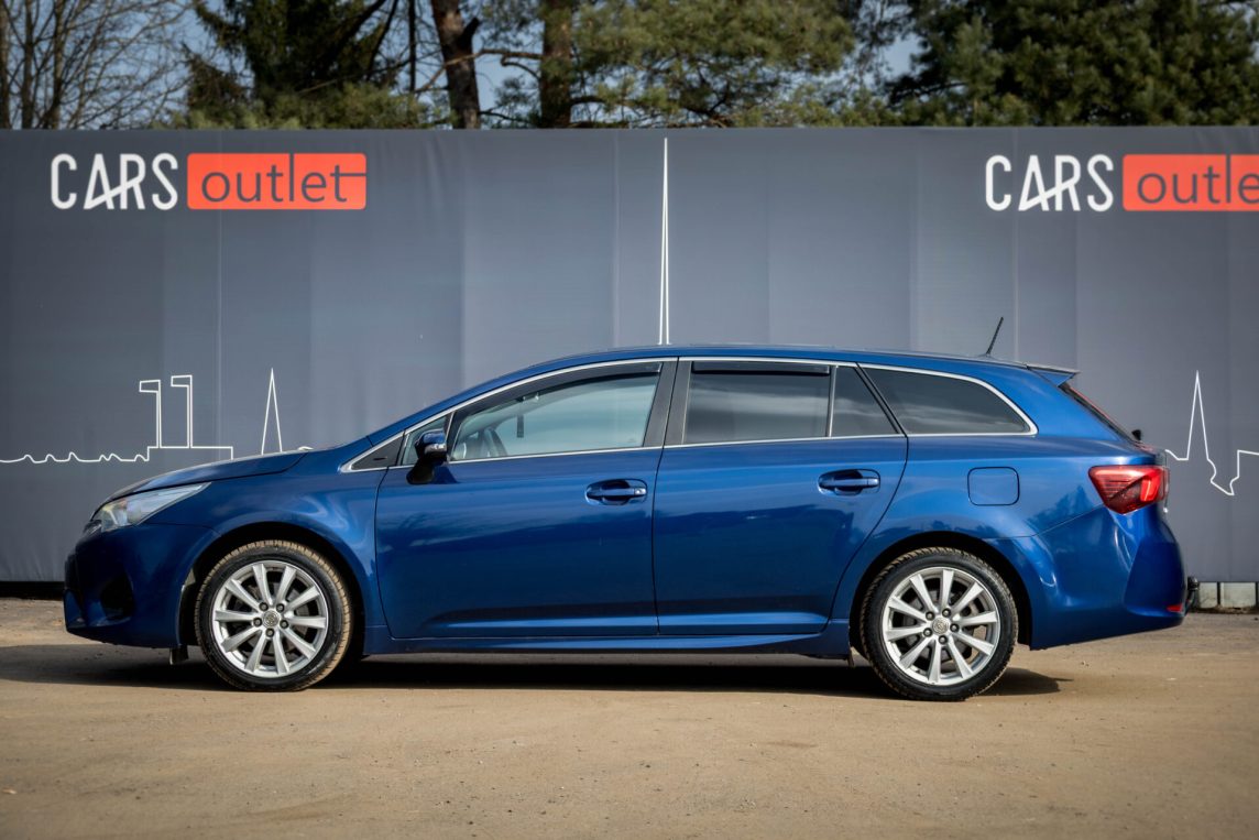 TOYOTA AVENSIS