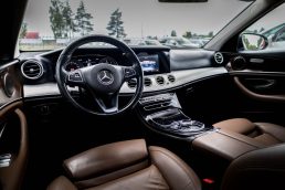 MERCEDES BENZ E220 D