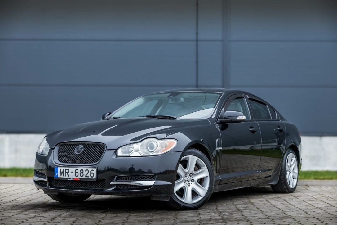 JAGUAR XF