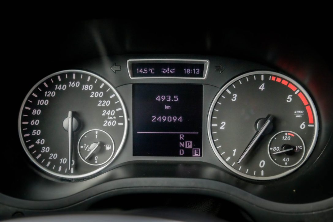 MERCEDES BENZ B 200
