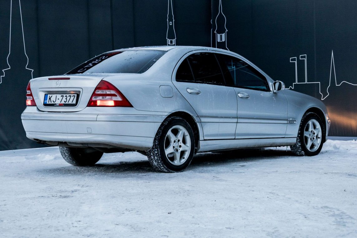 MERCEDES BENZ C 180