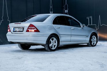 MERCEDES BENZ C 180