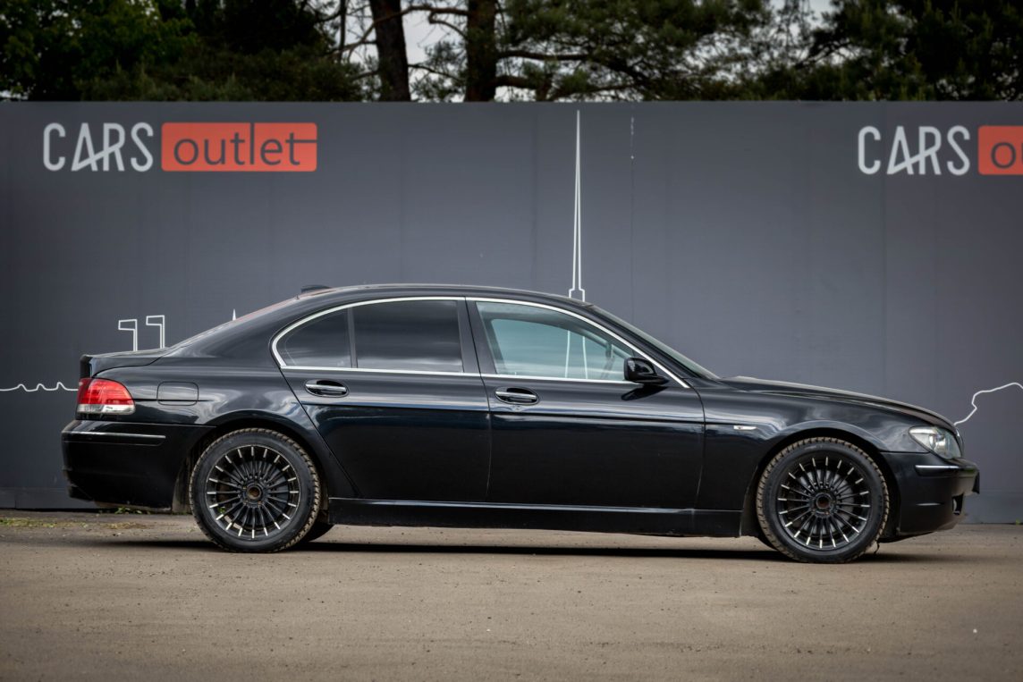 BMW 730