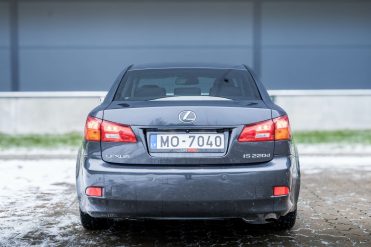 LEXUS IS 220