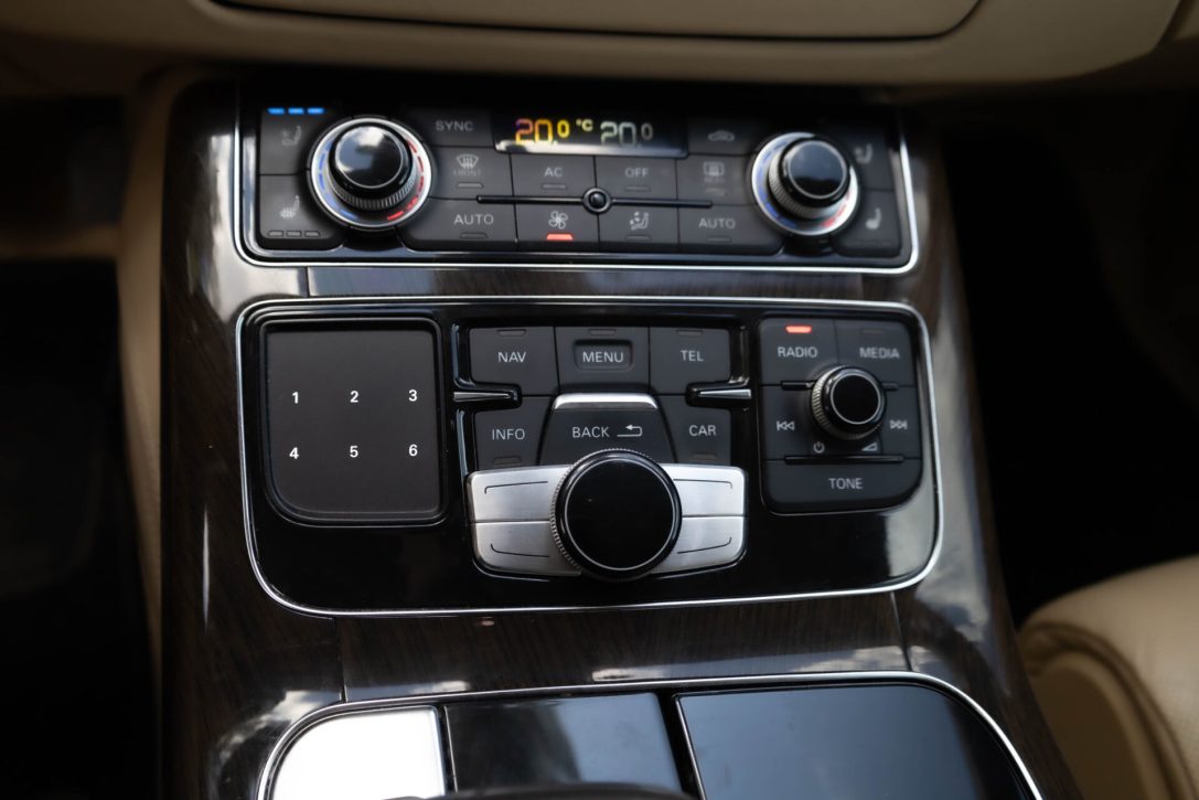 AUDI A8
