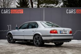 BMW 728