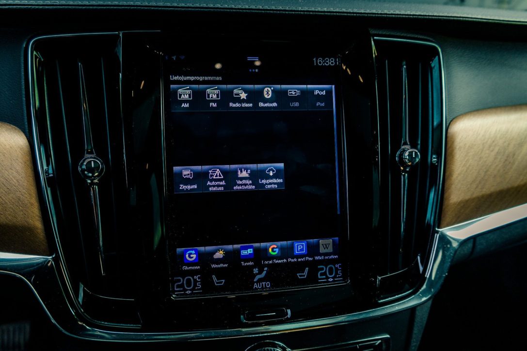 VOLVO V90