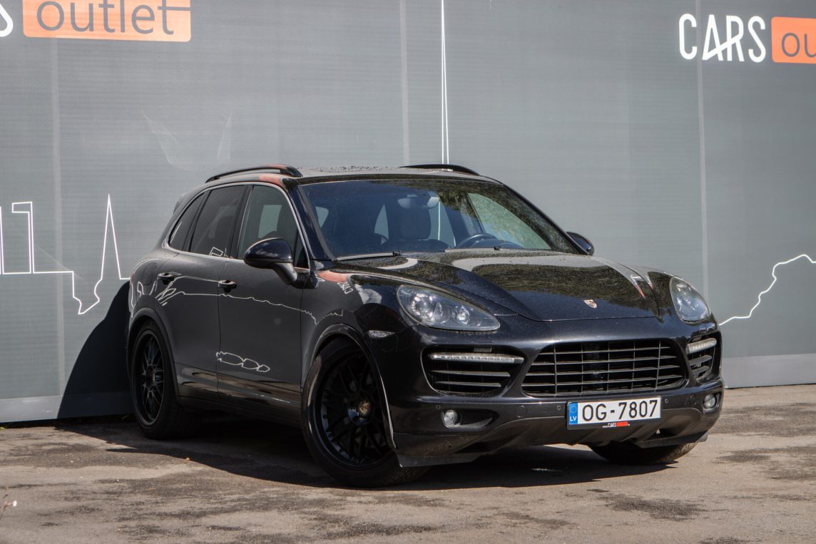 PORSCHE CAYENNE TURBO S