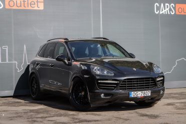 PORSCHE CAYENNE TURBO S
