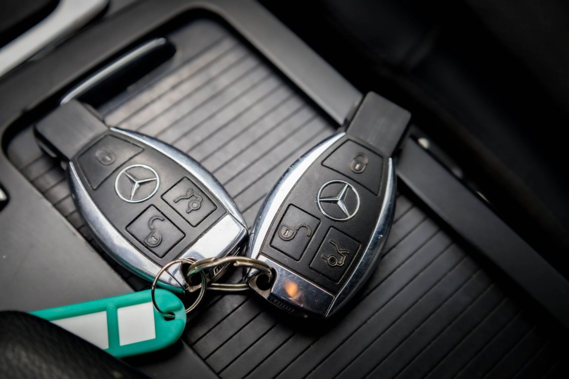 MERCEDES BENZ E250