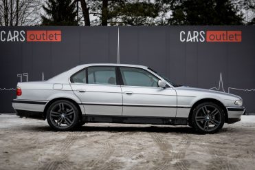 BMW 728