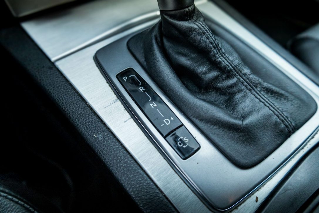 MERCEDES BENZ C320