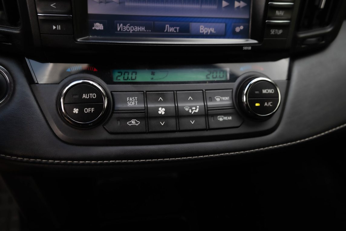 TOYOTA RAV4
