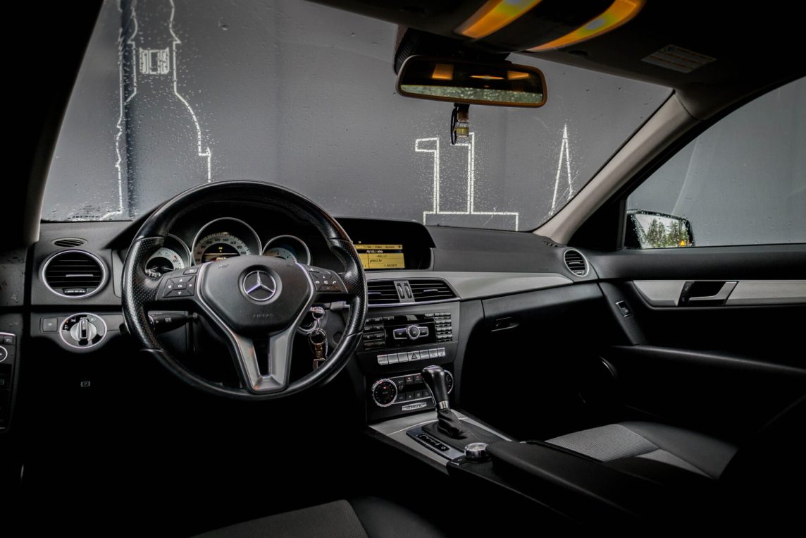 MERCEDES BENZ C 300