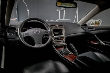 LEXUS IS 220