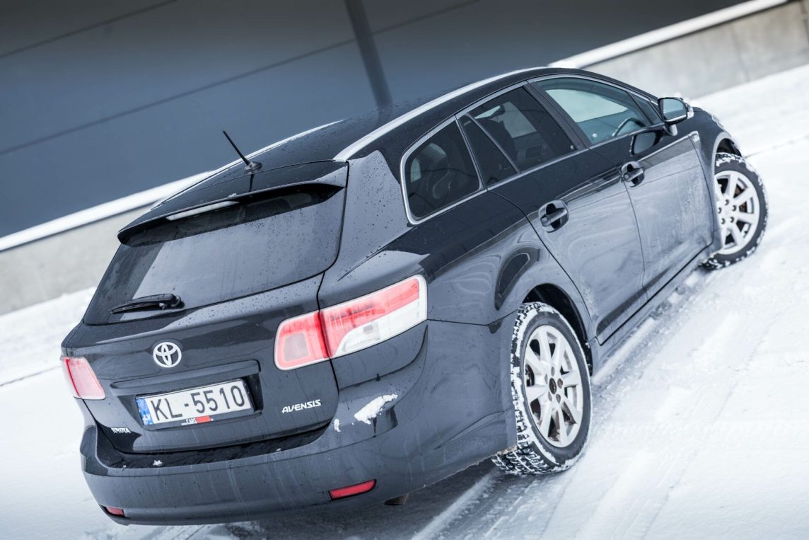 TOYOTA AVENSIS