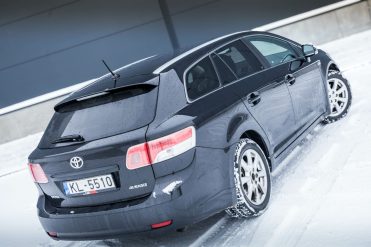 TOYOTA AVENSIS