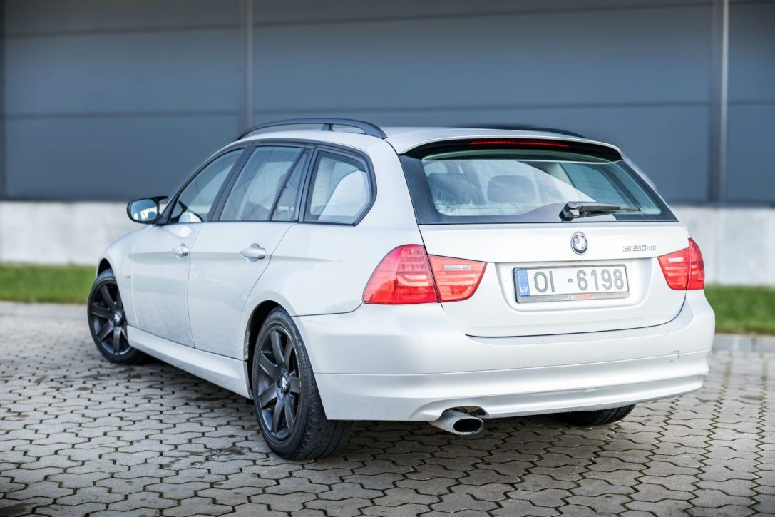 BMW 320