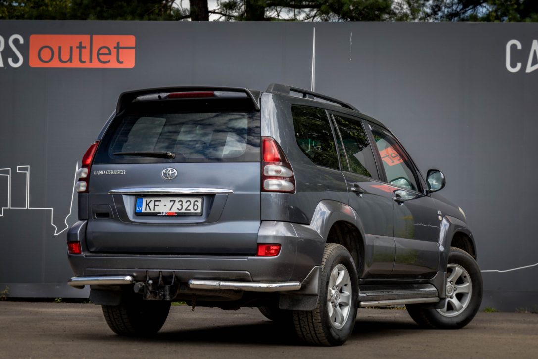 TOYOTA LAND CRUISER