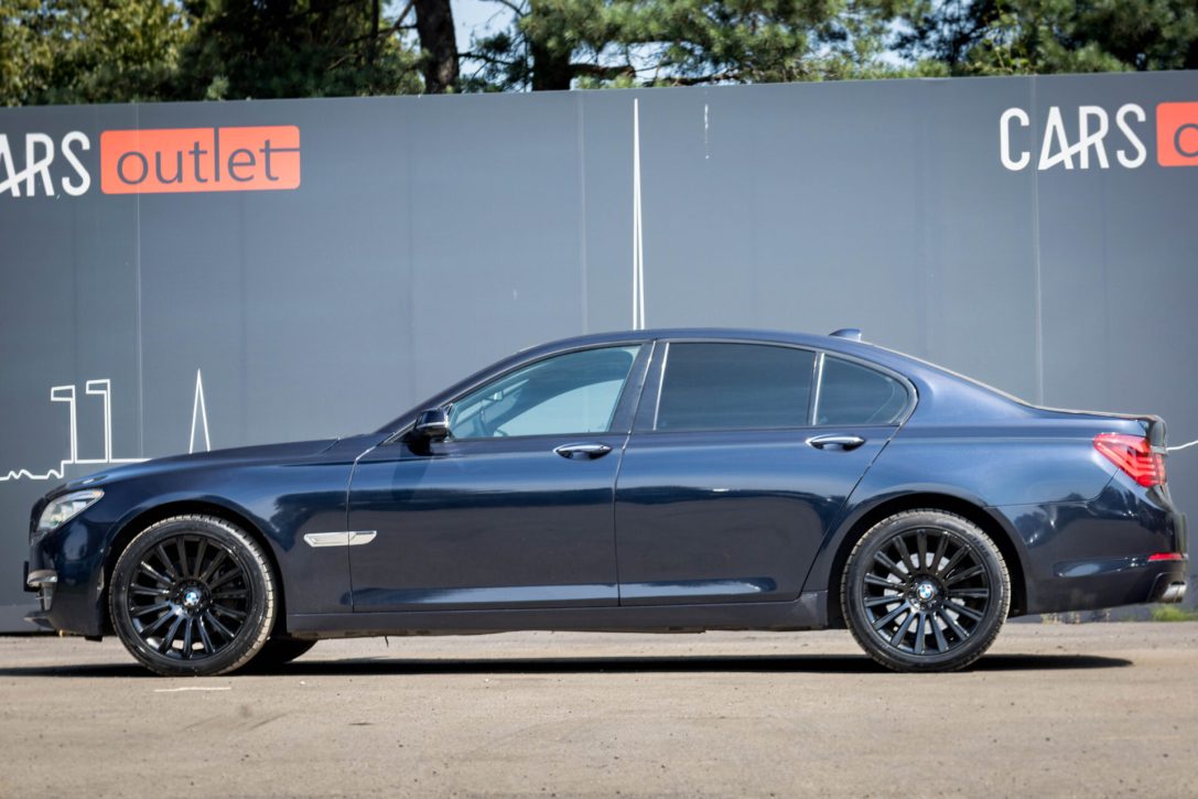 BMW 730