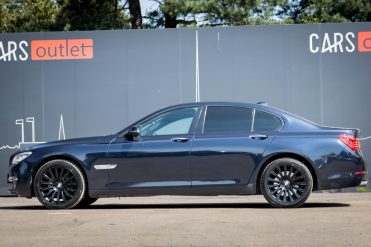 BMW 730
