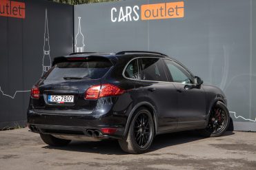 PORSCHE CAYENNE TURBO S