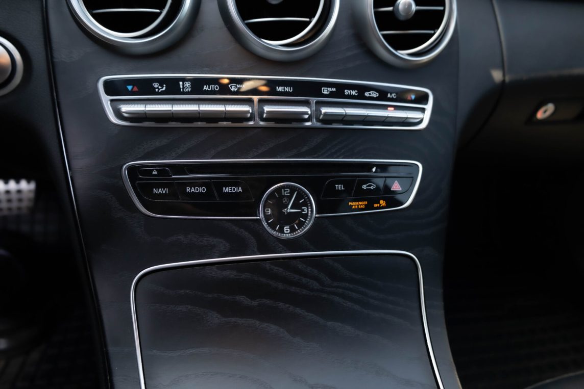 MERCEDES BENZ C220