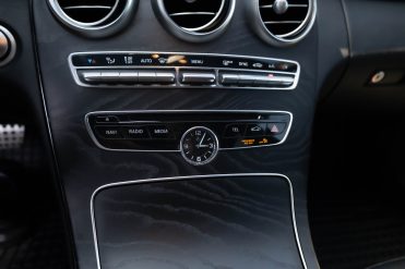 MERCEDES BENZ C220