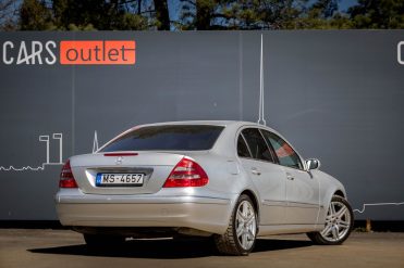 MERCEDES BENZ E270