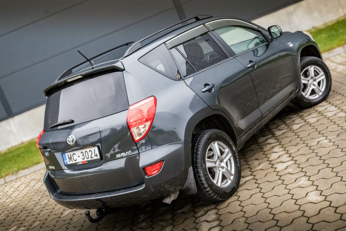 TOYOTA RAV4