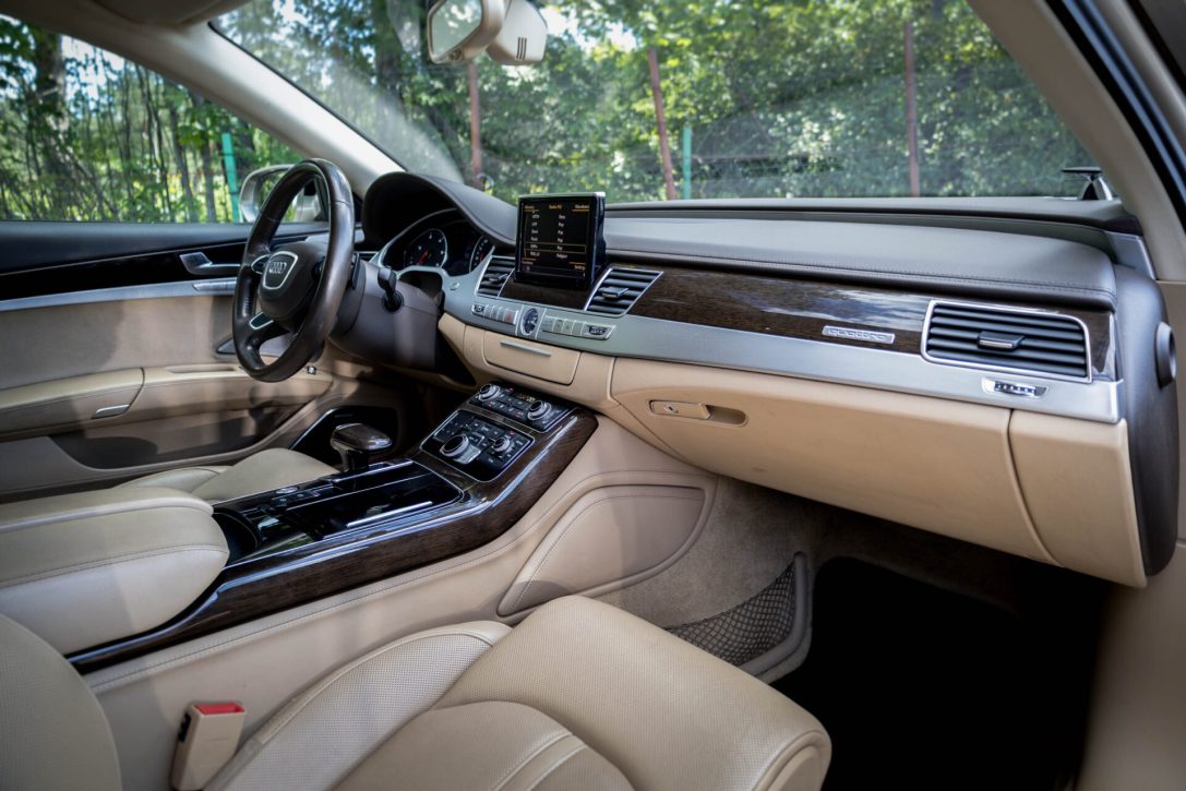 AUDI A8