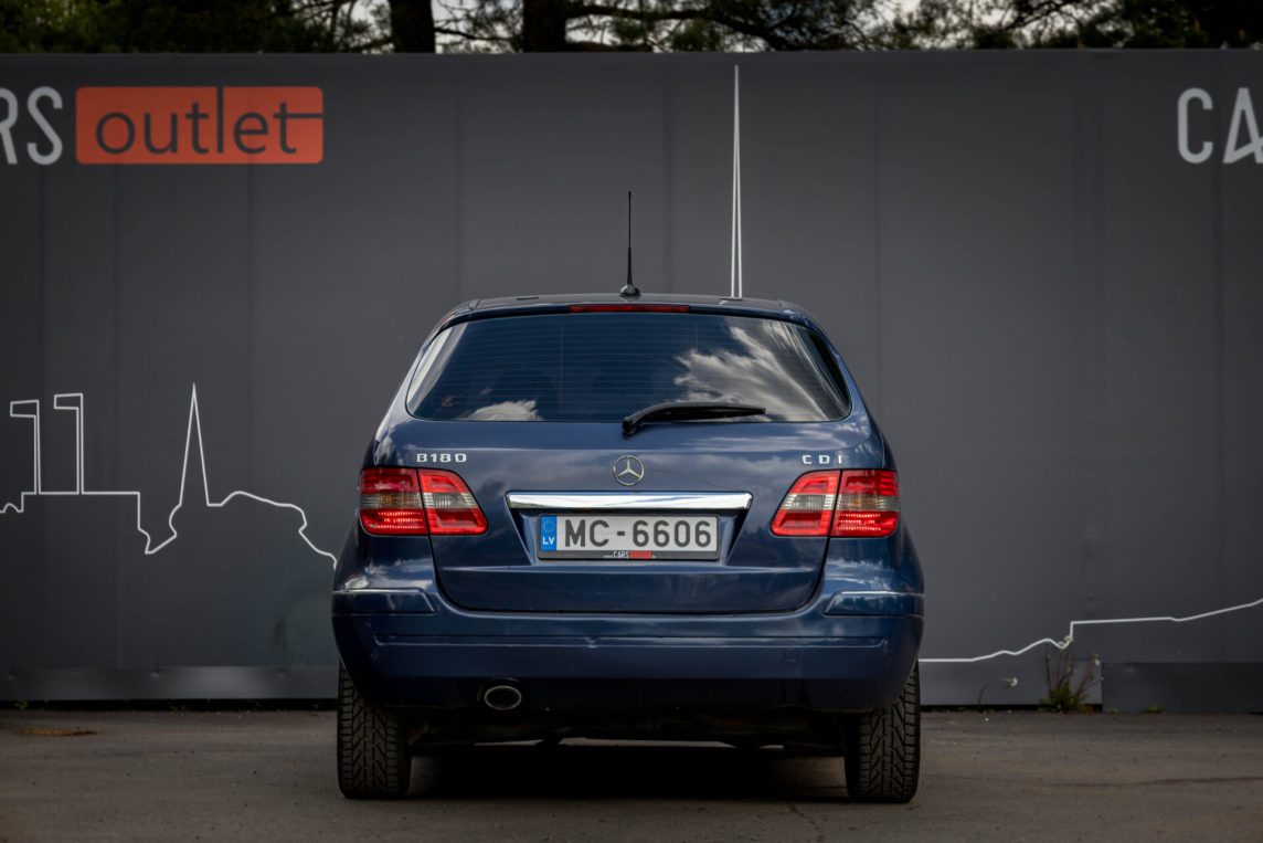 MERCEDES BENZ B 180
