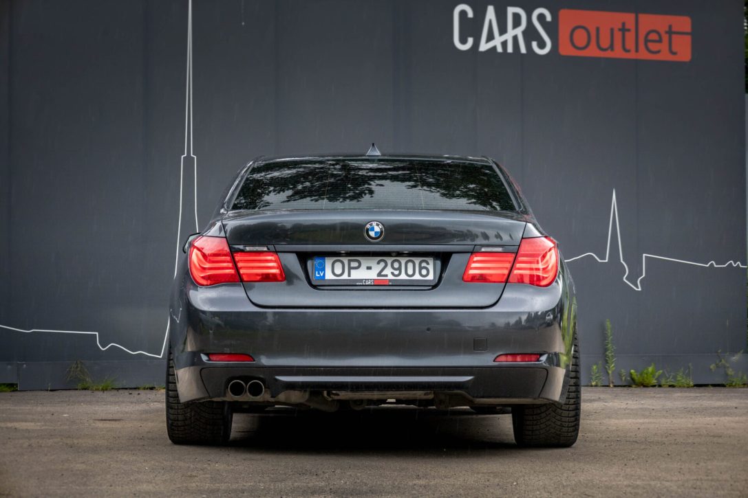 BMW 730