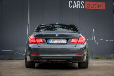 BMW 730