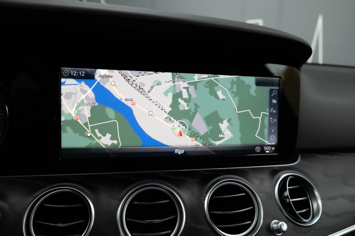 MERCEDES BENZ E 220 D 4MATIC