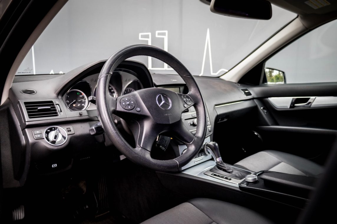 MERCEDES BENZ C 200
