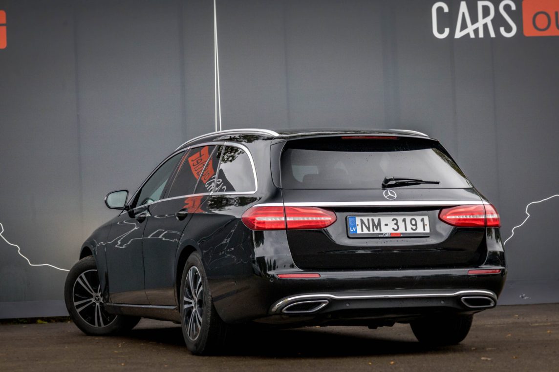 MERCEDES BENZ E220 D
