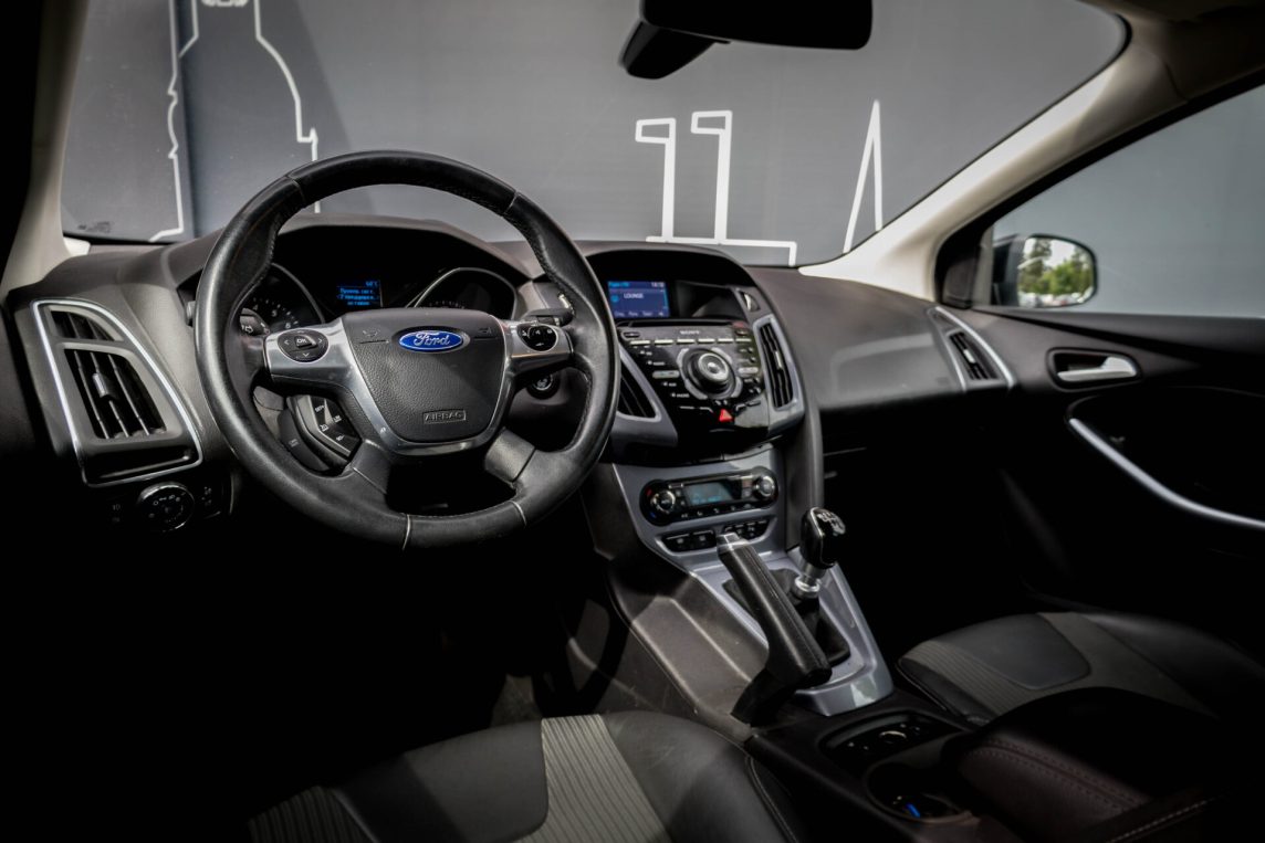 FORD FOCUS