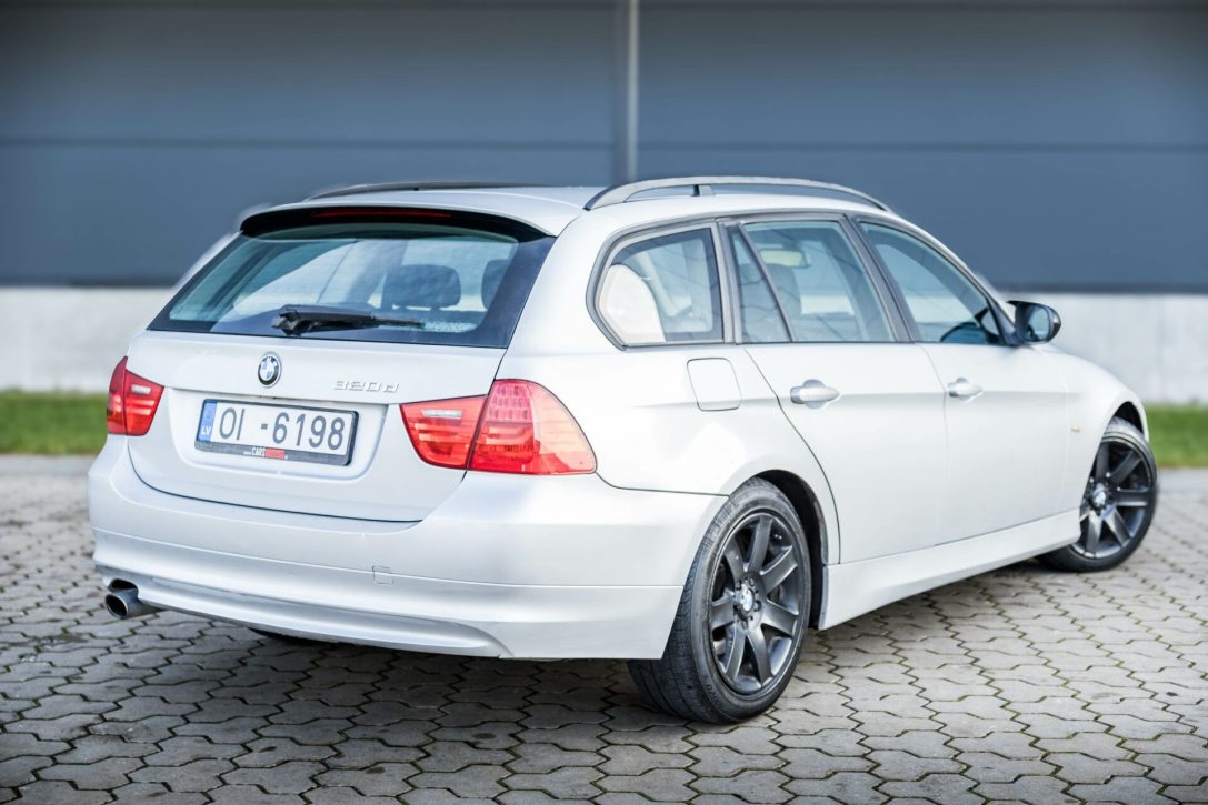 BMW 320