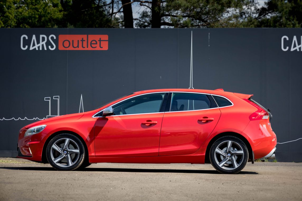 VOLVO V40