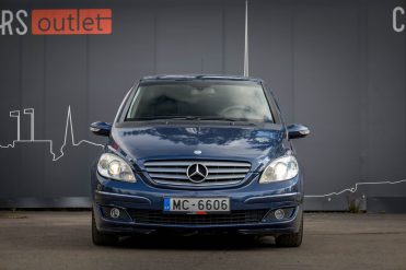 MERCEDES BENZ B 180