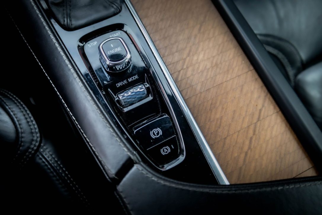 VOLVO S90