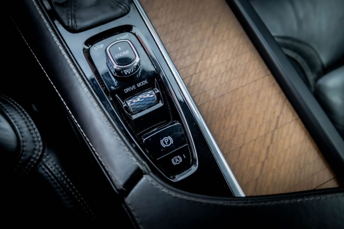 VOLVO S90