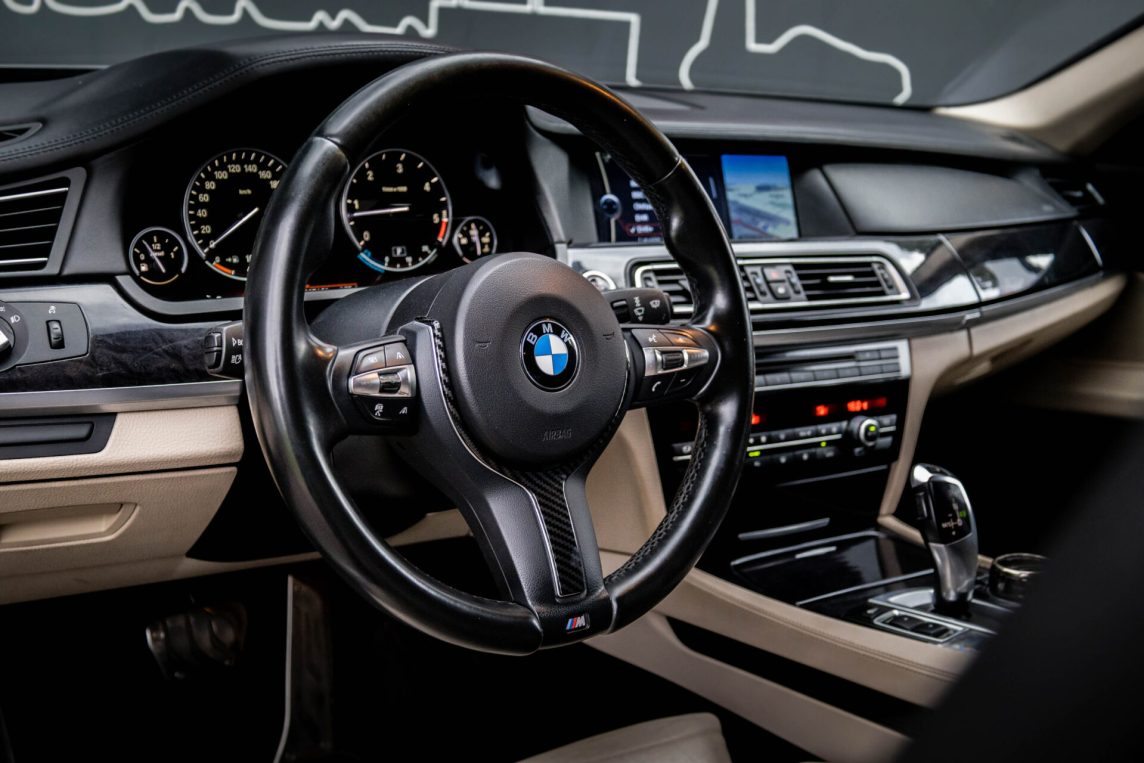 BMW 740