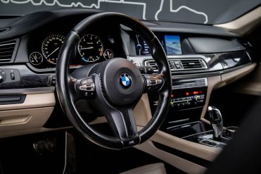 BMW 740