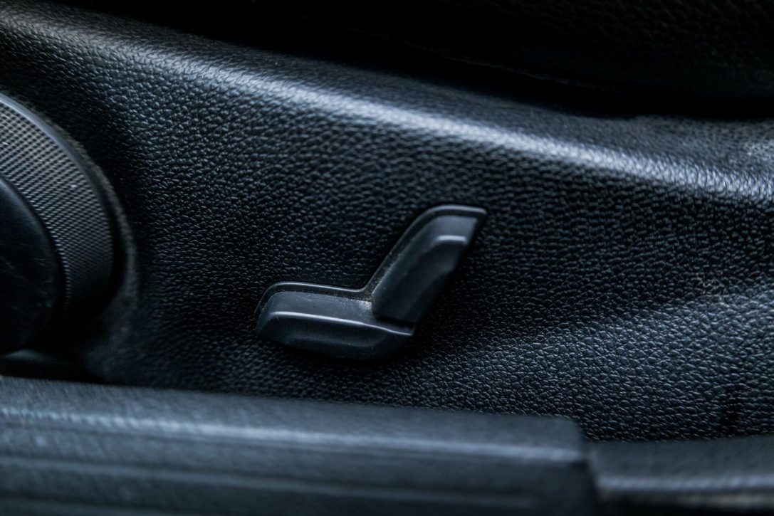MERCEDES BENZ C320