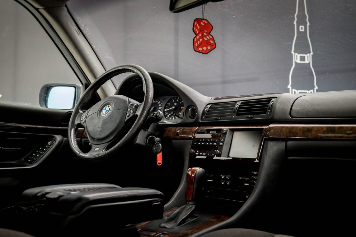 BMW 728