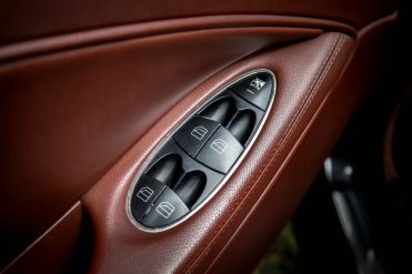 MERCEDES BENZ CLS 320
