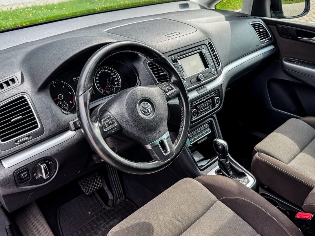 VW SHARAN